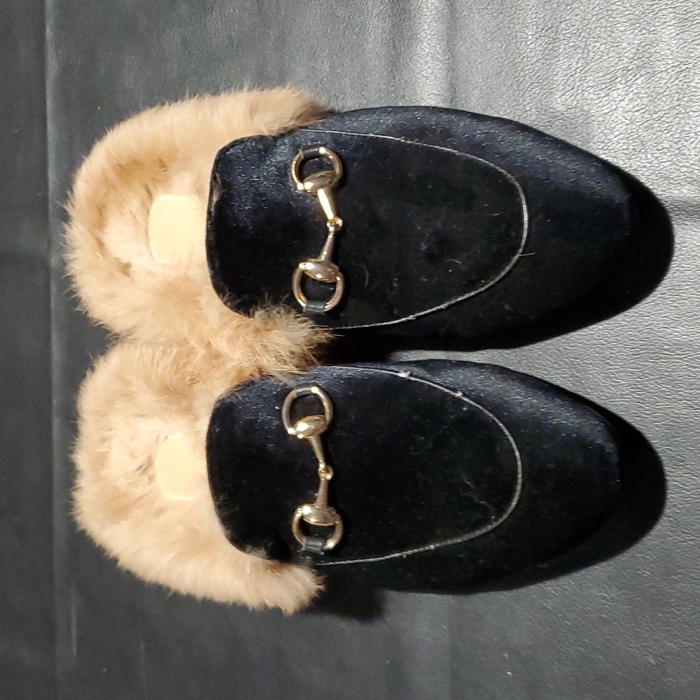 Arqa Fur Mules for Women Chain Leather Low Heel Mule Fluffy Comfort Loafers Casu